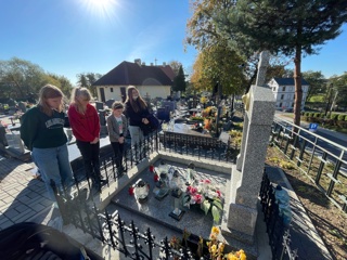 zdjęcia akcji "Szkoła pamięta" zdjęcia akcji "Szkoła pamięta"