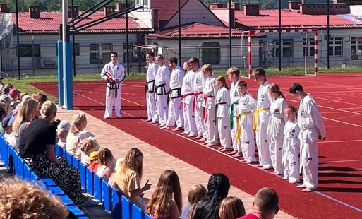 Zdjęcie do Na macie z mistrzami: Pokaz Taekwon-do w naszej szkole.